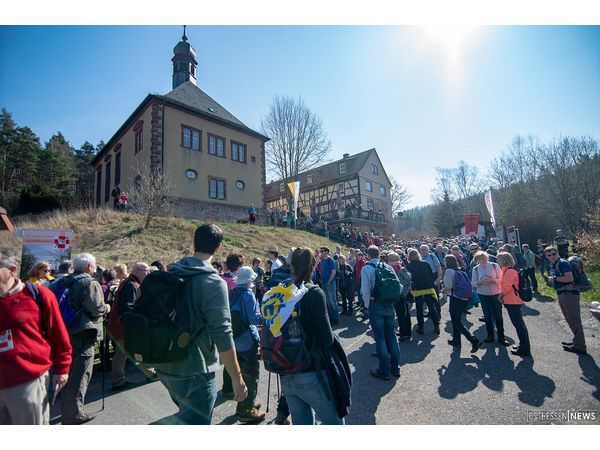 Pilger vor dem Aufbruch in Kleinheiligkreuz